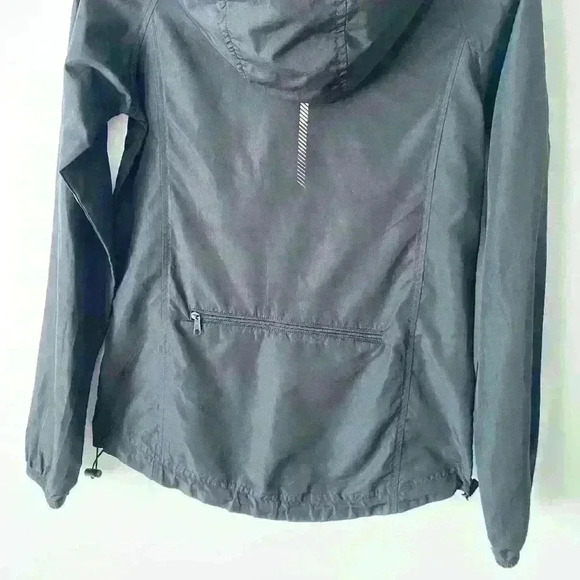 ASICS  - Hooded Running Jacket - Picture 2 of 5